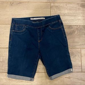 Tractr Pull-On Bermuda Jegging Shorts